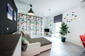 Flat-screen TV - Captain's Studio - Two Bedroom Apartment with Terrace (Mokosica)