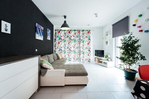 Flat-screen TV - Captain's Studio - Two Bedroom Apartment with Terrace (Mokosica)