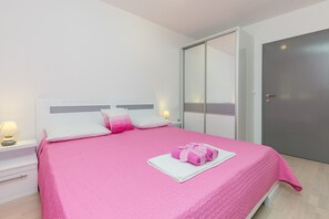 2 Schlafzimmer, Bügeleisen/Bügelbrett, kostenloses WLAN, Bettwäsche
