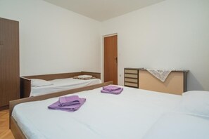 4 bedrooms, Internet, bed sheets