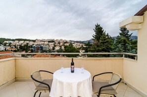 Outdoor dining - Apartments Nikola - Superior One Bedroom Apartment with Sea View (Whisper) (Dubrovnik)