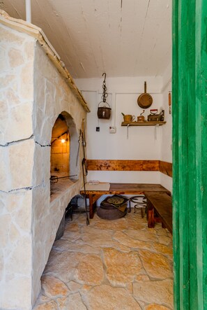 Interior - Apartment Sea Star - Three-Bedroom Apartment with Pool and Sea View (Mastrinka)