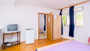 2 soverom, strykejern/-brett, internettilgang og sengetøy