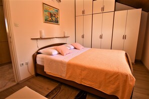 2 chambres, Wi-Fi gratuit, draps fournis