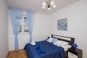 2 bedrooms, free WiFi, bed sheets - Apartments Villa Enzian - Standard Two Bedroom Apartment with Terrace and Sea View (Mlini)