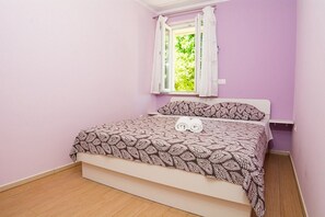 1 bedroom, WiFi, bed sheets