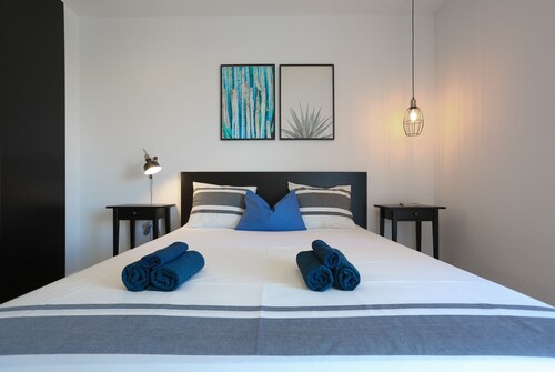 Apartments Martić - Apartment mit 3 Schlafzimmern, Balkon und Meerblick - (ST)