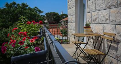 Apartments Martić - Three Bedroom Apartment with Balconies and Sea View - (ST)