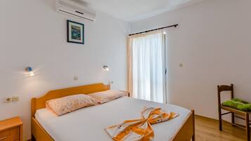 1 bedroom, WiFi, bed sheets