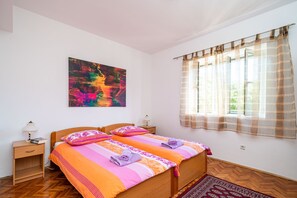 2 habitaciones, tabla de planchar con plancha y wifi gratis 