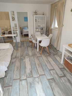 2 bedrooms, WiFi, bed sheets