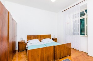 2 bedrooms, iron/ironing board, WiFi, bed sheets - Apartment Lucy - Two Bedroom Apartment with Terrace and City View ( Gustin ) (Dubrovnik)