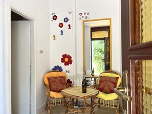 Dining - Apartments More & Ja - One Bedroom Apartment with Terrace and Sea View ( 1. istok ) (Ston)