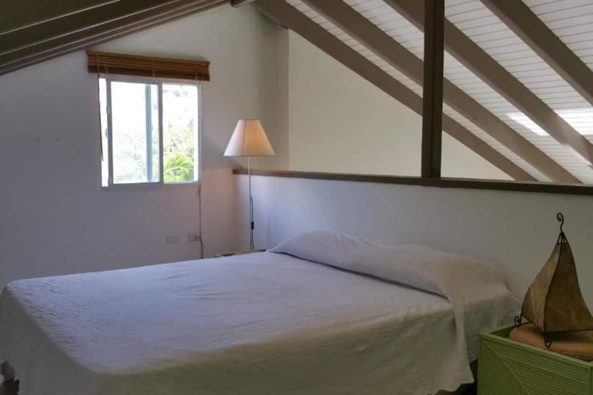 Apartment, 2 Bedrooms | 1 bedroom, individually decorated, individually furnished