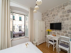 1 bedroom, iron/ironing board, free Internet, bed sheets