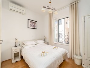 1 habitación, tabla de planchar con plancha y internet gratis 