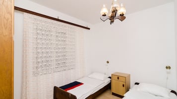 1 bedroom, WiFi, bed sheets