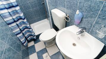 Shower, towels