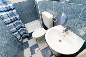 Shower, towels