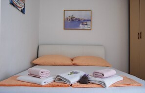 1 bedroom, free WiFi, bed sheets