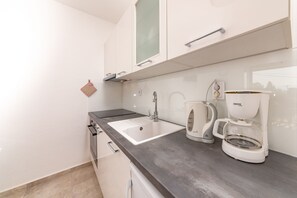 Kühlschrank, Ofen, Herdplatte, Geschirrspüler