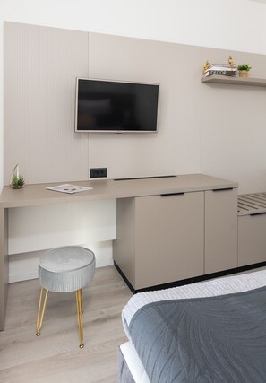 1 habitación, tabla de planchar con plancha, internet y ropa de cama 
