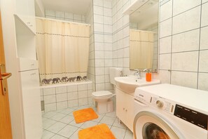 Baignoire, serviettes fournies