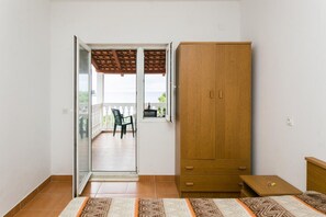 1 habitación, acceso a internet y ropa de cama 