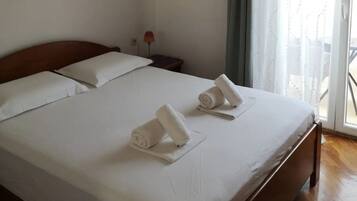 1 bedroom, internet, bed sheets