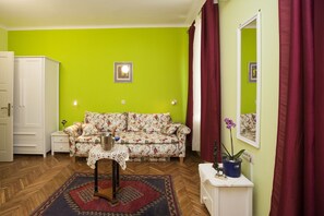 Flat-screen TV - Zen Apartment - One Bedroom Apartment (Split)