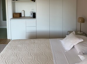 1 habitación, acceso a internet y ropa de cama 