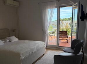 1 bedroom, free WiFi, bed sheets - Guest House Kanjuo - Double Room with Terrace and Garden View (Mlini)