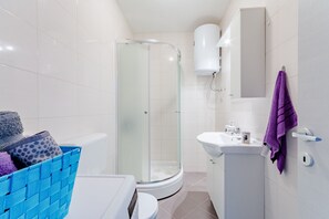 Free toiletries, hair dryer, towels, toilet paper