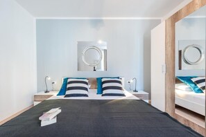 1 bedroom, internet, bed sheets