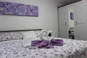 3 chambres, fer et planche Ă repasser, Wi-Fi, draps fournis