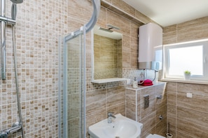 Hair dryer, towels