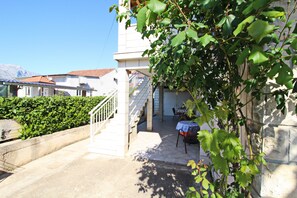 Outdoor dining - Apartments Marita - One Bedroom Apartment (Korcula)