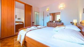 3 室のベッドルーム、インターネット、ベッドシーツ