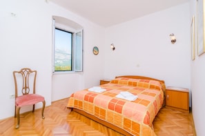 4 bedrooms, iron/ironing board, WiFi, bed sheets - Stone House ''DiMaTo'' - Four Bedroom Holiday Home with Terrace (Gruda)