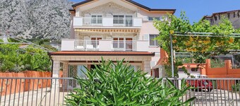 Apartments Villa Michele-One Bedroom Apartment with Terrace ( Smokva )