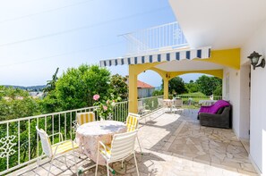 Outdoor dining - Villa Bind Comfort Double Room,Patio&Garden ViewR4 (Obod)