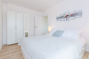 1 chambre, fer et planche à repasser, Wi-Fi gratuit, draps fournis
