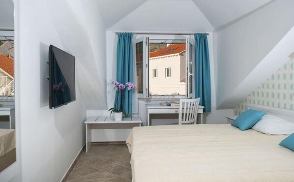 1 camera, Wi-Fi, lenzuola