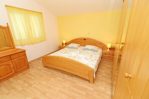 3 habitaciones, wifi gratis y ropa de cama 