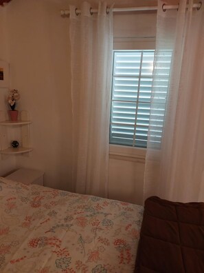 1 bedroom, iron/ironing board, Internet, bed sheets