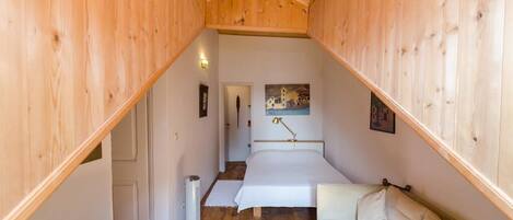 1 soverom, internettilgang og sengetøy