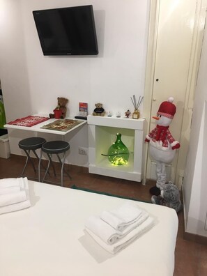 1 chambre, fer et planche à repasser, Wi-Fi, draps fournis