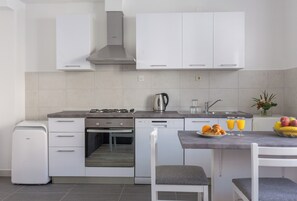 Fridge, oven, dishwasher, toaster