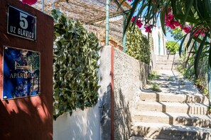 Property grounds - Apartment Laura - Lapad - One-Bedroom Apartment with Terrace (Dubrovnik)