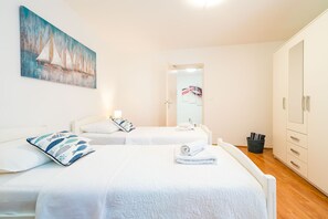 1 bedroom, iron/ironing board, WiFi, bed sheets - Apartment Laura - Lapad - One-Bedroom Apartment with Terrace (Dubrovnik)